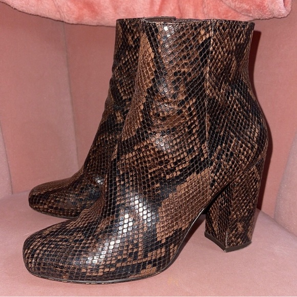 Steve Madden “Pixie” Brown/Black Snake Print Ankle Booties - 8 - Picture 5 of 11